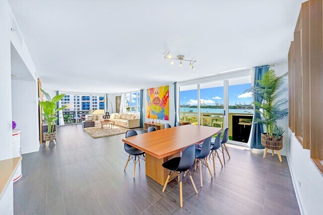 Building Photo - 1500-714 Bay Dr