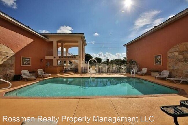 Foto del edificio - 3910 SW Santa Barbara Pl