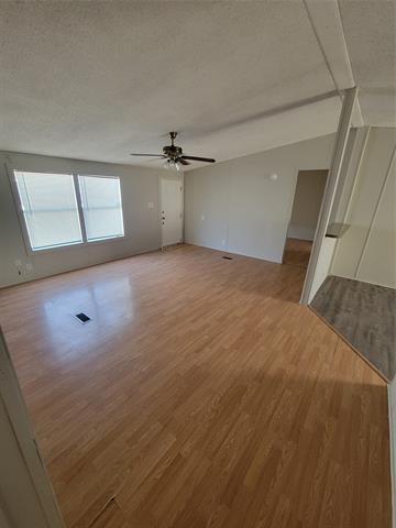 Foto del edificio - 425 Country Living Dr