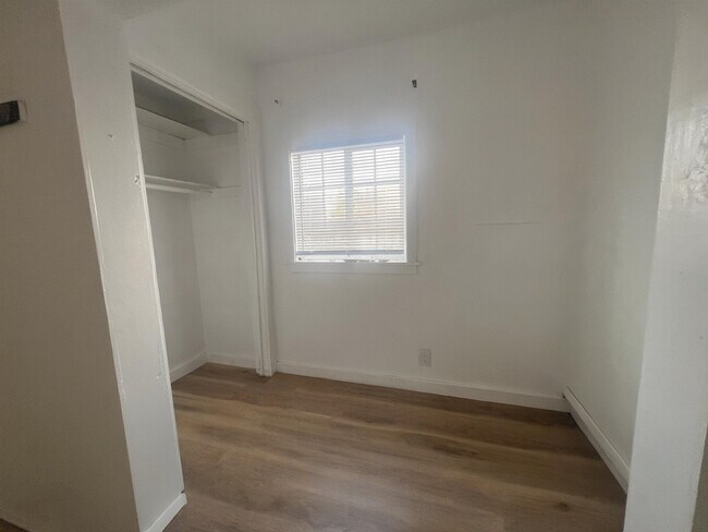 Foto del edificio - 1676 48th Ave