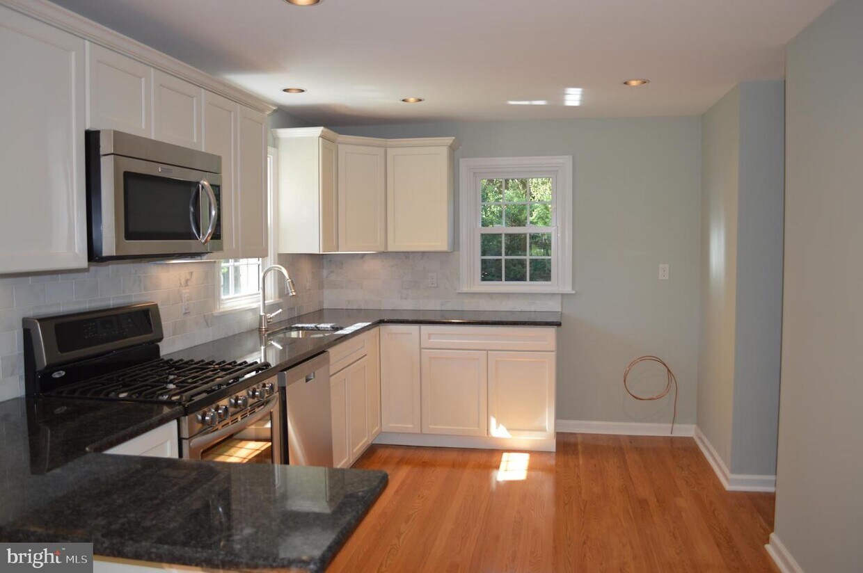 402 Elliger Ave, Fort Washington, PA 19034 House Rental in Fort