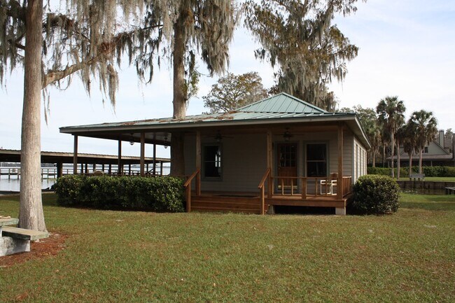 Clubhouse - 2915 Tindel Camp Rd