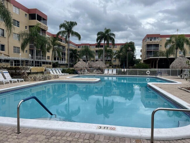 Foto del edificio - 404 NW 68th Ave