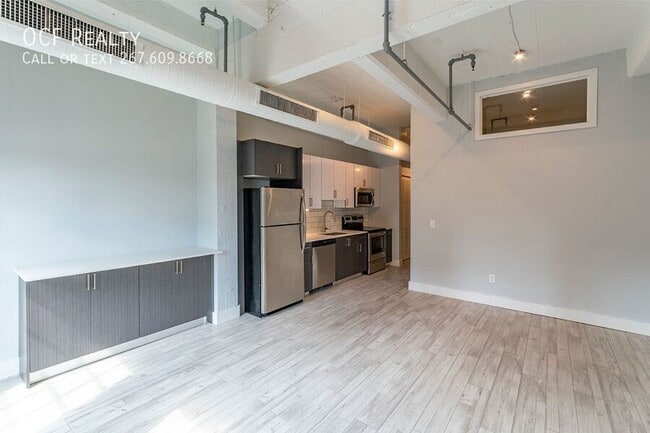 Building Photo - 412 S 13th St