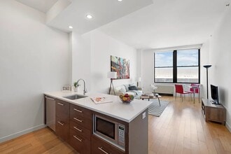 Building Photo - 96 Rockwell Pl