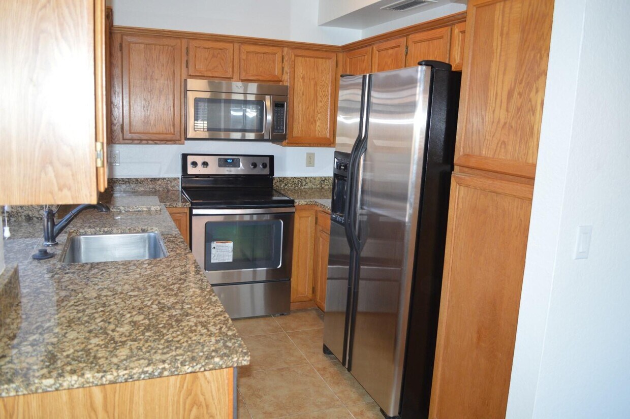 Kitchen - 5640 E Bell Rd