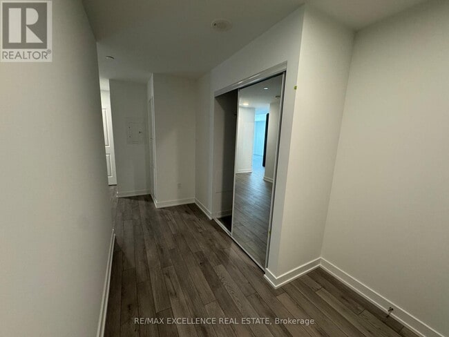 Building Photo - 15 Skyridge Dr