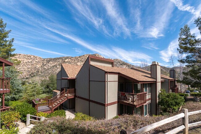 Foto del edificio - Scenic Long-term Rentals!