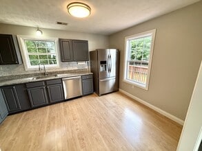 Building Photo - 63 Bonnie Ln