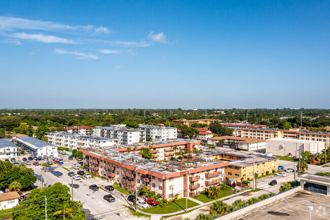 Ariel edificio - Caribbean Club Apartments