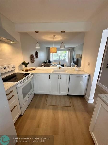 Foto del edificio - 3430 NW 52nd Ave