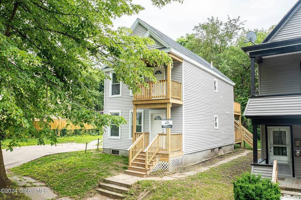 Foto principal - 622 Lansing St