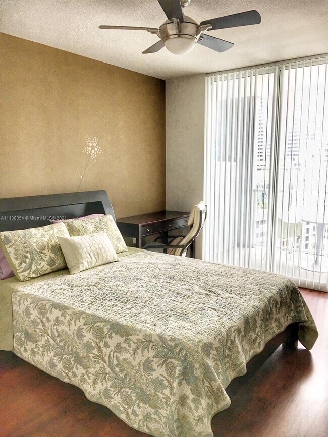 Foto del edificio - 1250 S Miami Ave