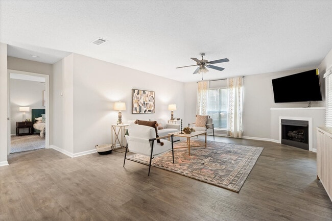 Building Photo - The Grove Apartments