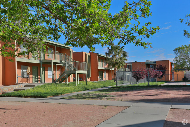 La Hacienda Apartments El Paso