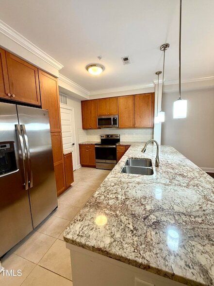 Foto del edificio - 732 Waterford Lake Dr