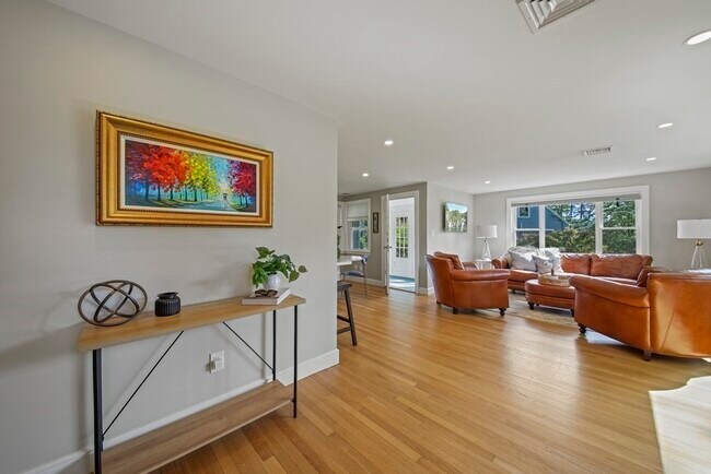 Foto del edificio - 111 Locksley Rd