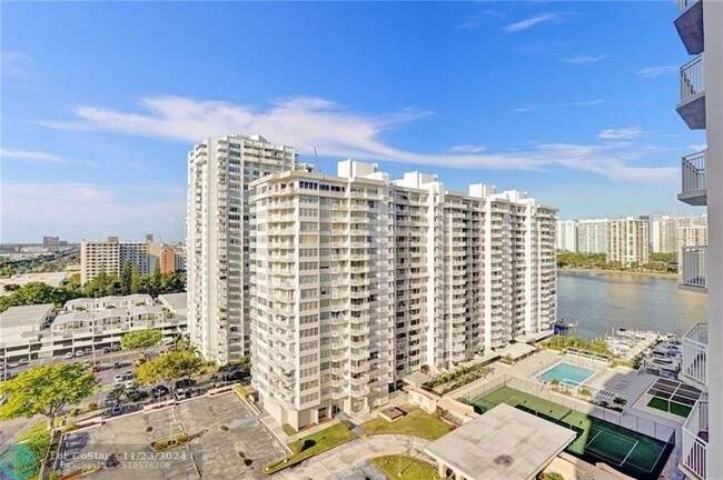 Building Photo - 18011 Biscayne Blvd