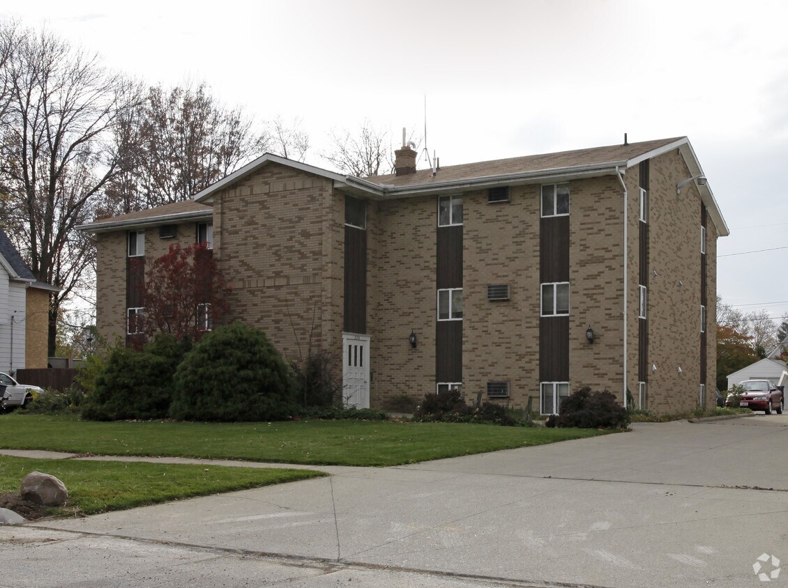 Primary Photo - 220 Georgia Ave