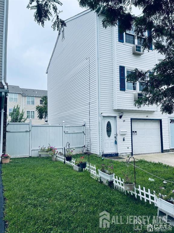 Foto del edificio - 39 Larch St