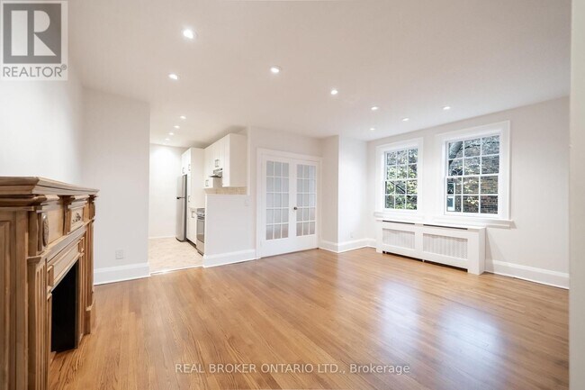 Photo du bâtiment - 480 Oriole Pkwy