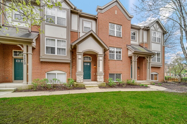 Building Photo - 1114 N Claremont Dr