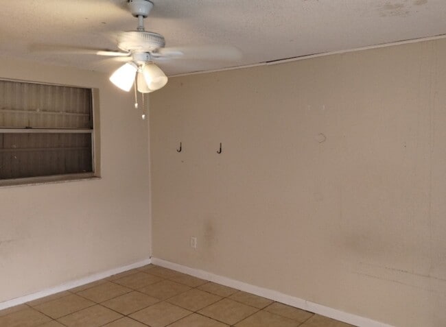 Building Photo - Beautiful 3 Bedroom, 2 Bathroom Home for Rent in New Port Richey!