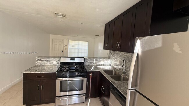 Foto del edificio - 520 SW 10th St