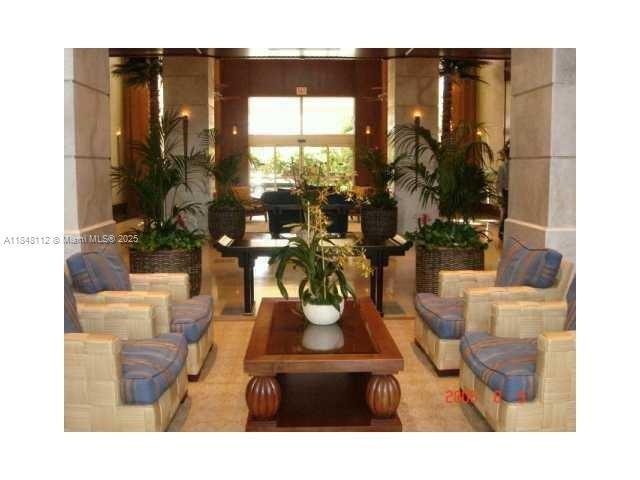 Foto del edificio - 19501 W Country Club Dr