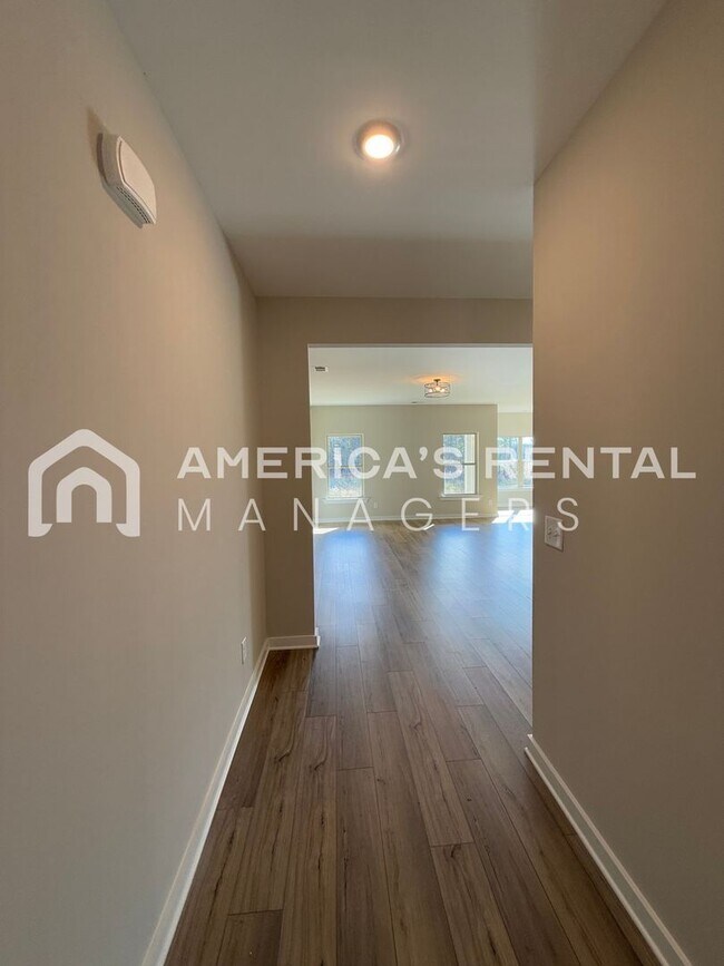 Building Photo - Home for rent in Riverside!  DEPOSIT PENDI...