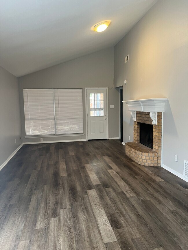 Building Photo - 2602 St George Pl