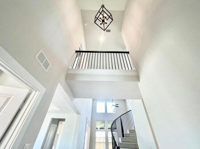 Foto del edificio - 6121 White Creek Dr
