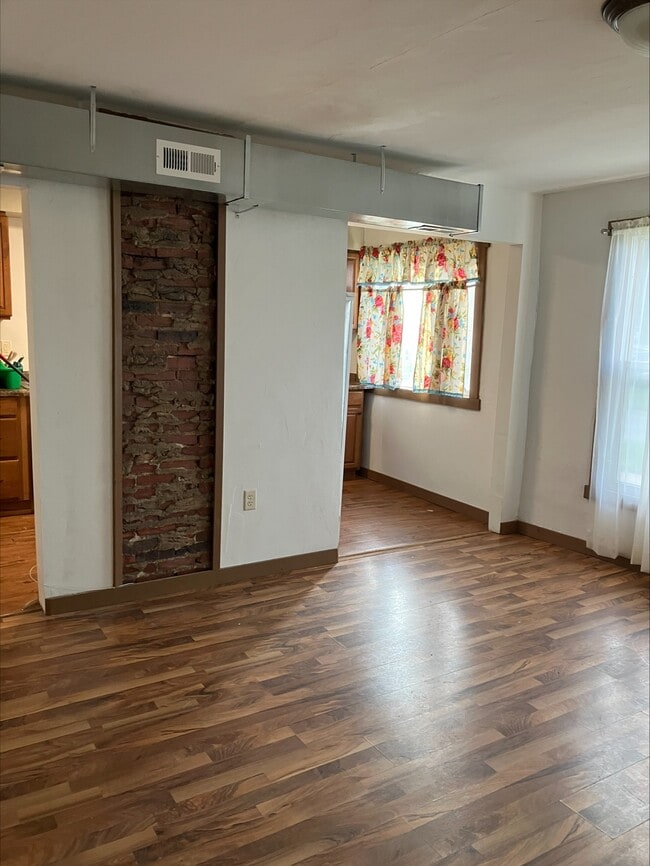 Building Photo - 501 S Jefferson Way