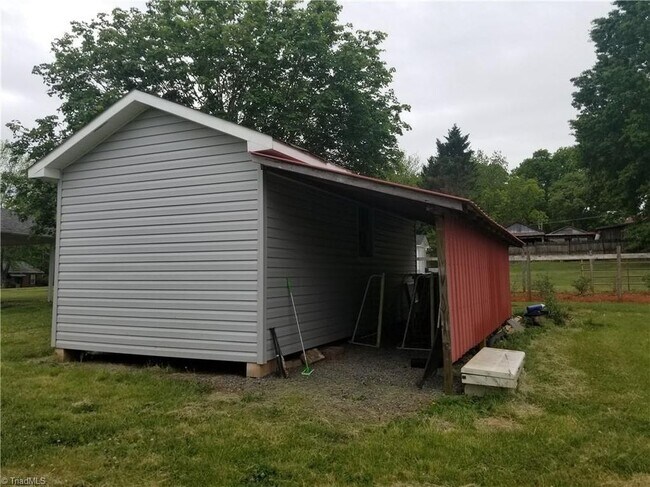 Building Photo - 501 Old Westfield Rd