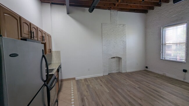 Building Photo - 2800 Mayfield Rd
