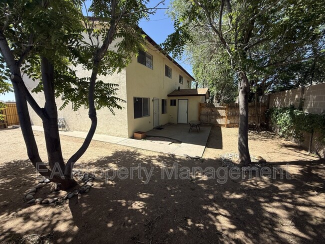 Foto del edificio - 2516 Chelwood Park Blvd NE