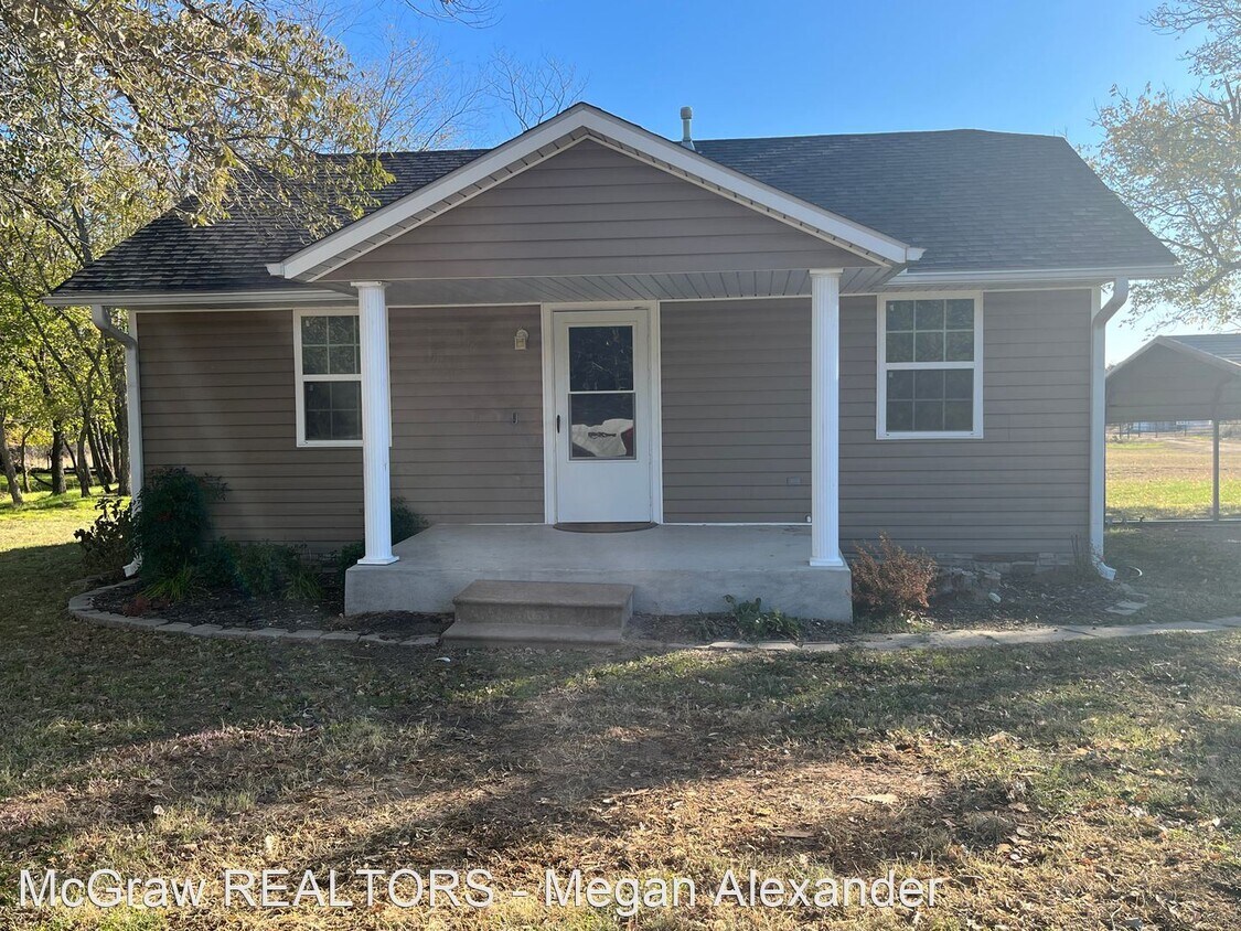 2 br, 1 bath House 7168 CR 3470 House Rental in Ada, OK