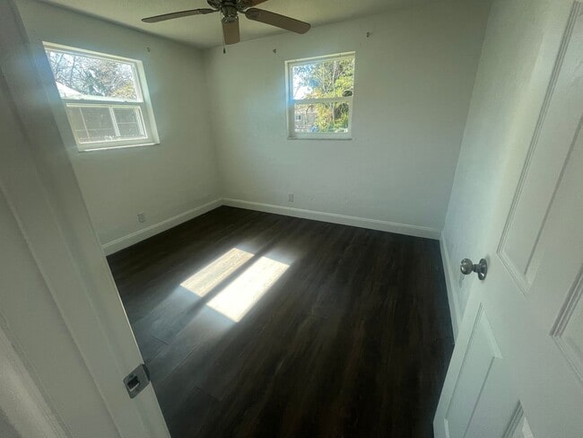 Building Photo - Home for Rent South Daytona