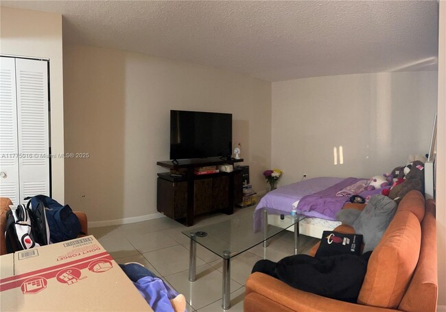 Foto del edificio - 8255 SW 152nd Ave