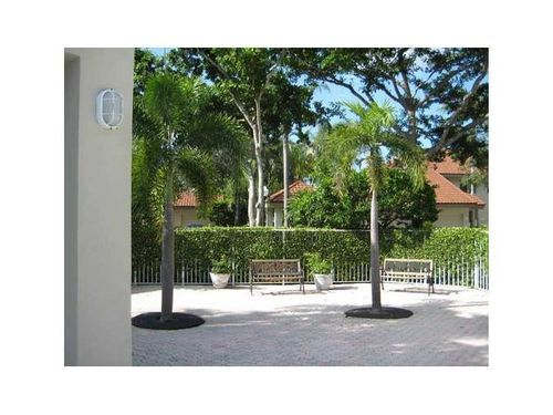 Foto del edificio - 9228 NW 9th Ct