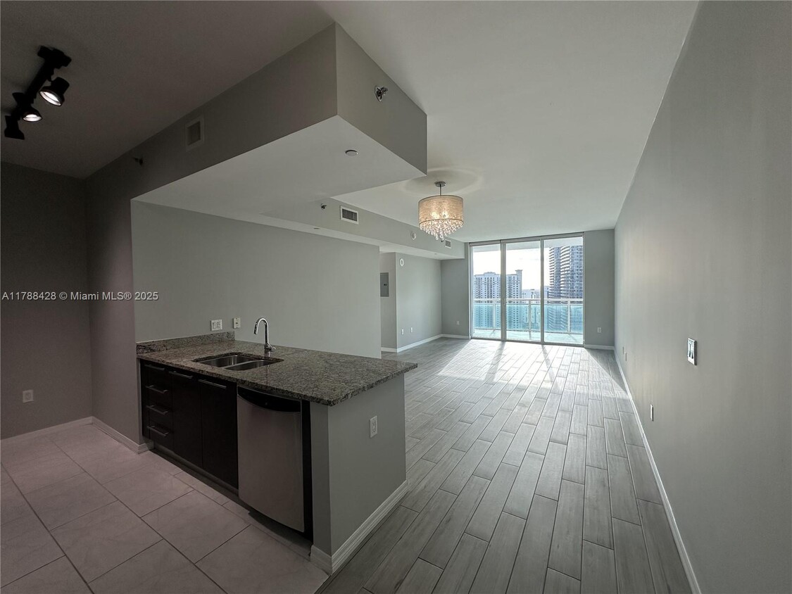 Foto principal - 950 Brickell Bay Dr