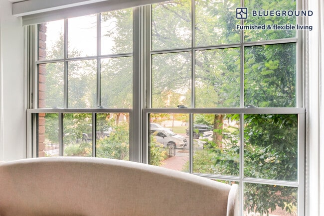 Foto del edificio - 816 Potomac Ave SE