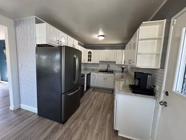 Foto del edificio - Spacious 3 Bedroom House in San Leandro + ...