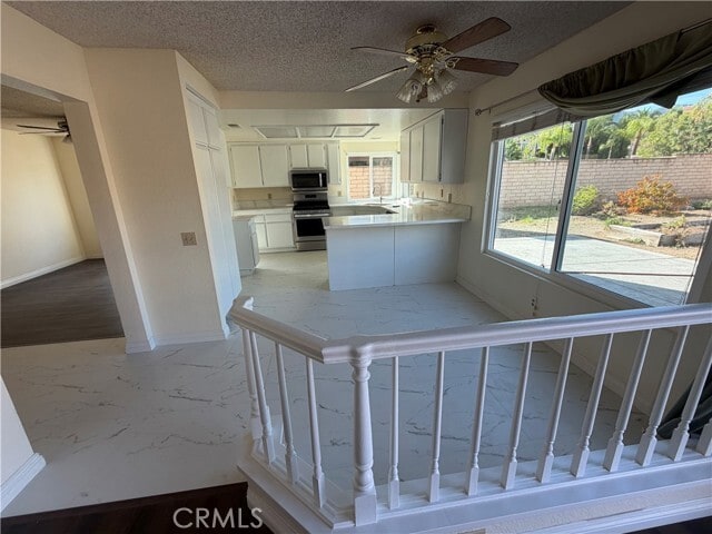 Building Photo - 2450 Vía Pacifica