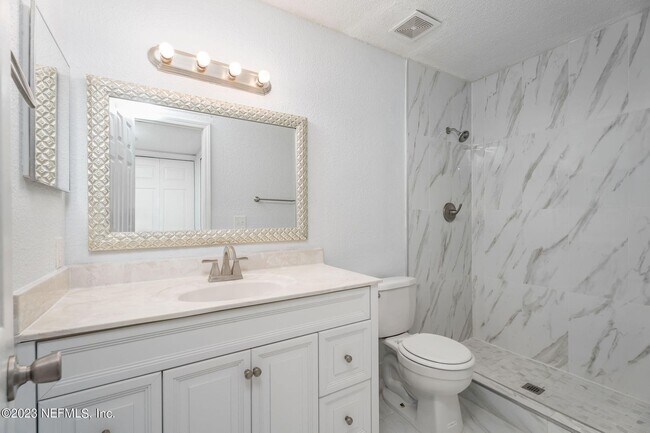 Building Photo - Gated Community