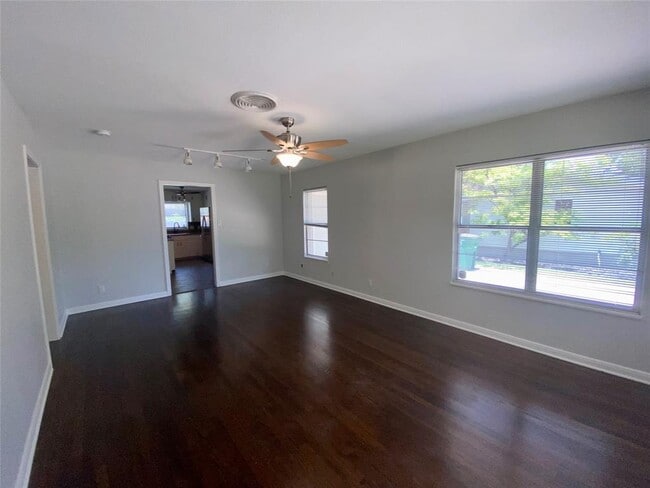 Foto del edificio - 7506 St Louis St
