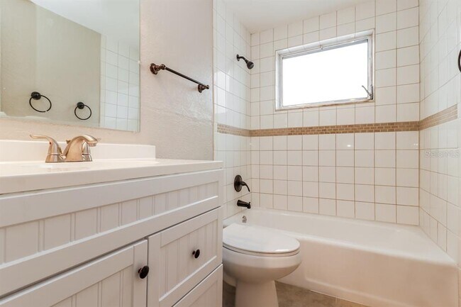 Building Photo - 4929 Amherst Ct