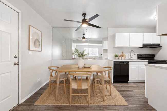 Foto del edificio - Park Trail Apartments