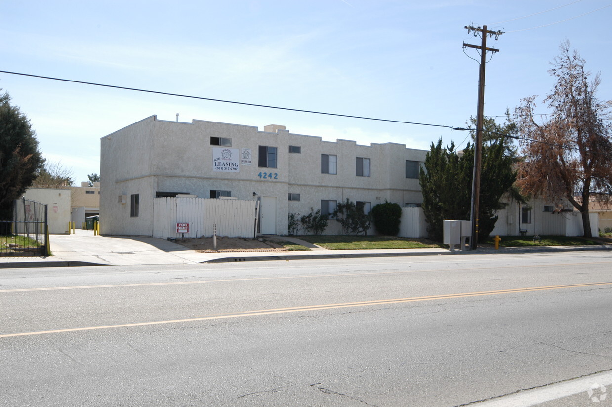 Building Photo - Avenue L Apartments