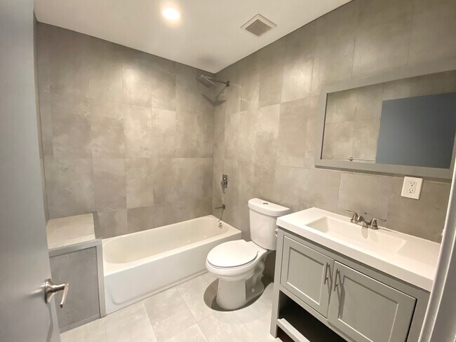 Foto del edificio - 641 W Oxford St